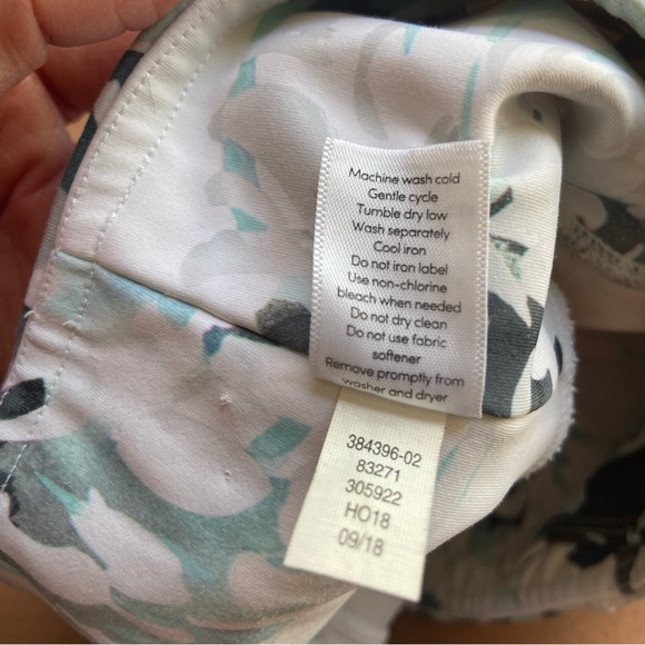 Athleta White Floral Multicolor Print with Pockets crop active workout leggings - Picture 5 of 7